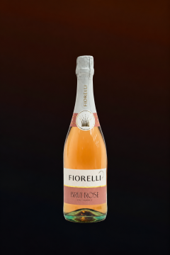 Бутылка Fiorelli Brut Rosé на тёмном фоне